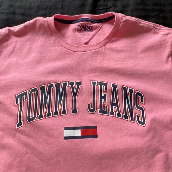 Tommy Jeans - Picture 2 of 2